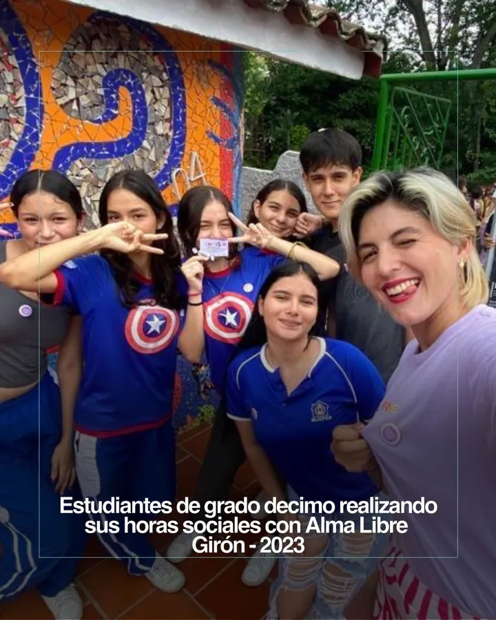 Estudiantes de grado décimo realizando sus horas sociales con Alma Libre, Girón, 2023